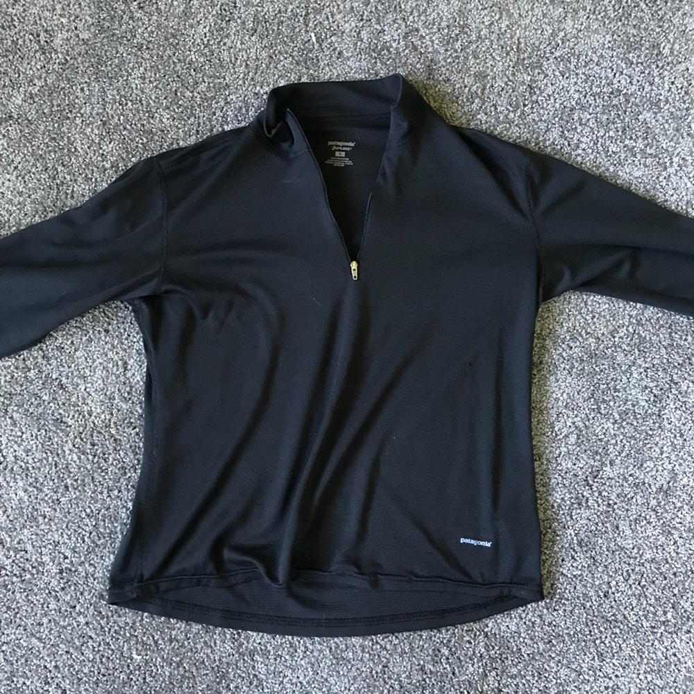 small patagonia black quarter zip